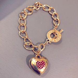 Beautiful vintage Monet heart locket bracelet